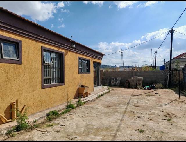 2 BEDROOM HOUSE FOR SALE IN MANKWENG